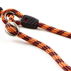 スライド金具でサイズ調整